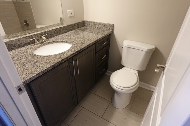Building Photo - 441 Meadow Green Ln