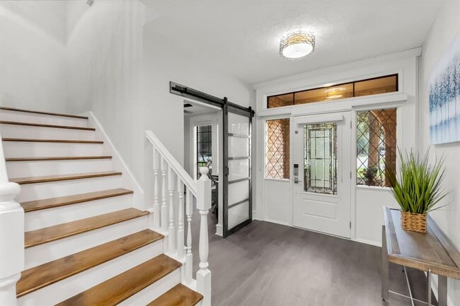 Building Photo - 122 E Placid Hill Cir