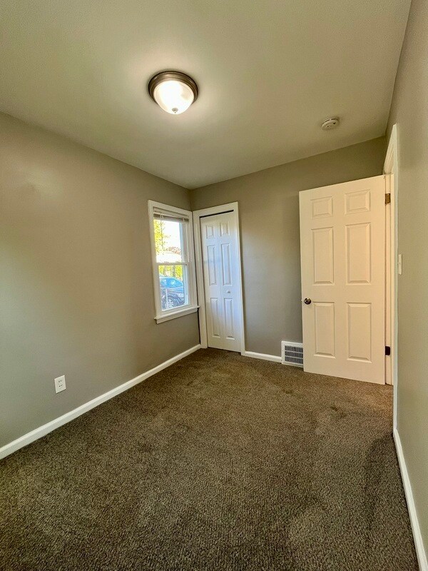 Building Photo - 2112 Euclid St