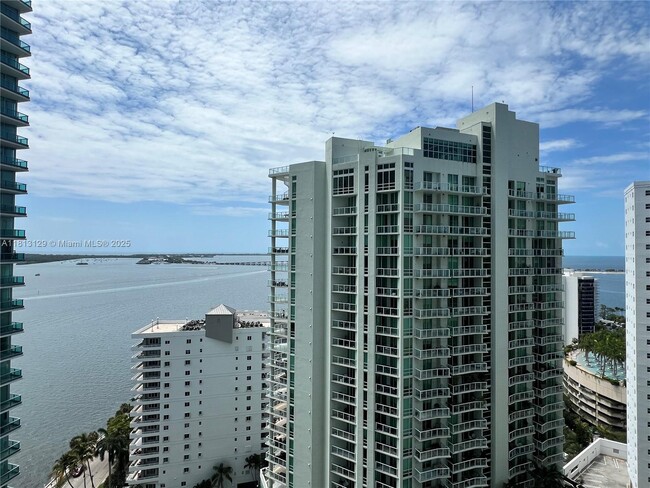 Building Photo - 1300 Brickell Bay Dr