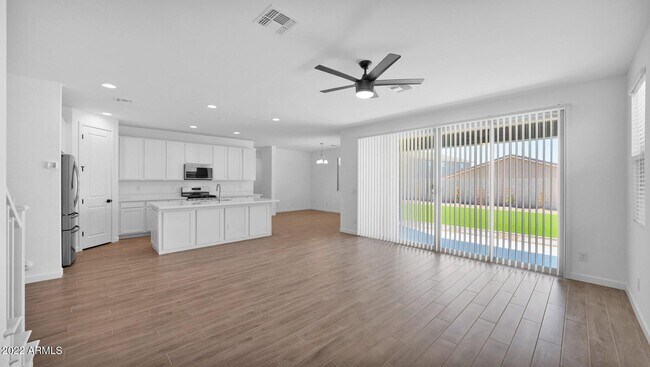 Building Photo - 13407 W Rowel Rd