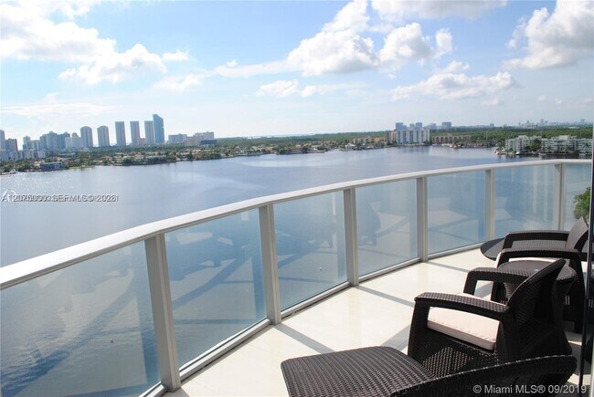 Building Photo - 17301 Biscayne Blvd