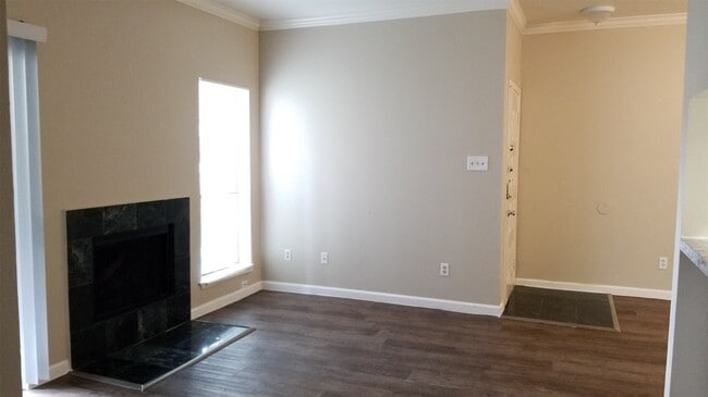Building Photo - 6602 Harbor Town Dr