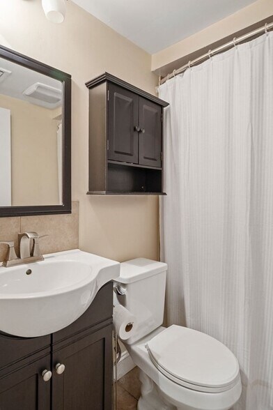 Building Photo - 100 Old Harbor St