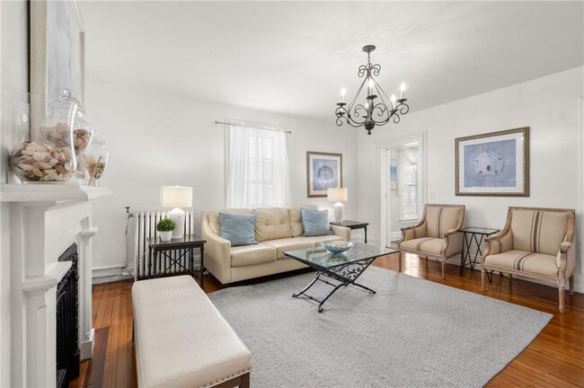 Building Photo - 42 Mann Ave