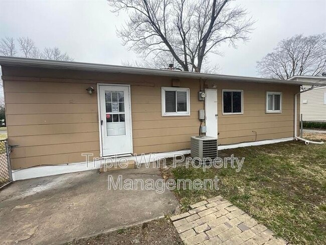 Building Photo - 915 Mullanphy Ln