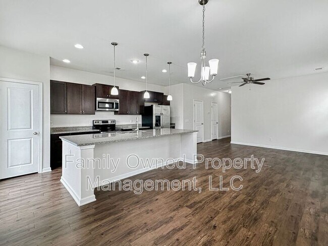 Building Photo - 133 Wild Holly Dr