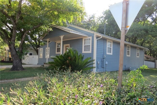 Building Photo - 202 S Mesquite St