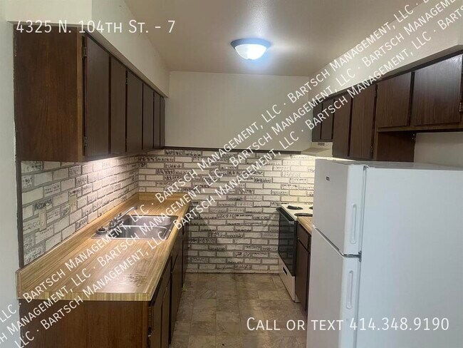 Building Photo - 4325 N 104th St