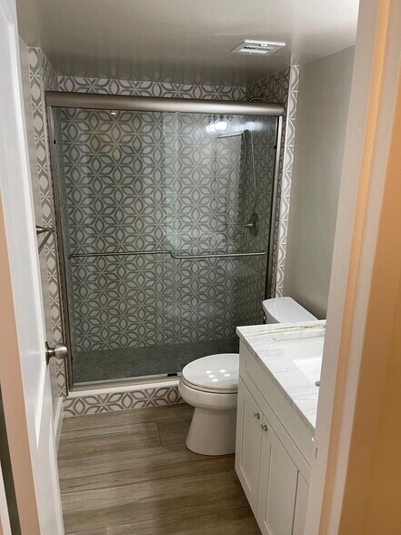 Master Bathroom - 1831 NE 38th St