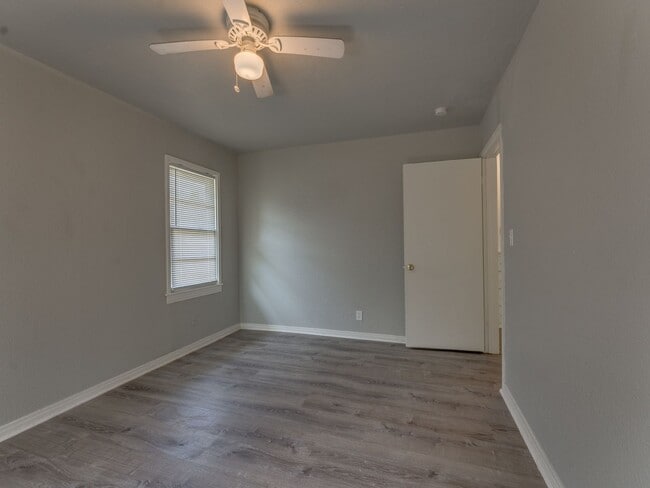 Building Photo - 3 Bedroom 1 Bath Home in Shawnee!