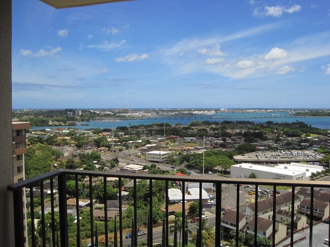 Building Photo - The Park @ Pearlridge 2 bedroom 2 bath con...