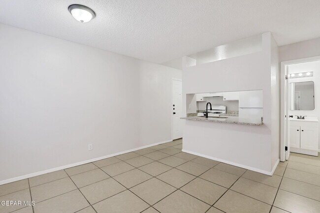 Building Photo - 11100 Vista Lago Pl