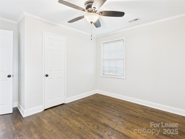 Building Photo - 1031 Deas St