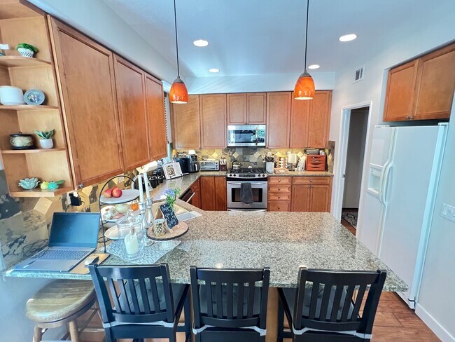 Building Photo - Wonderfully Updated 3 Bed 2.5 Bath Foothil...