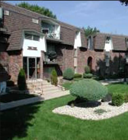 Burnwood Apartments 10 Woodland Ct Lombard IL 60148 Apartment Finder