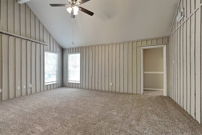 Building Photo - 11942 Hillbrook Dr