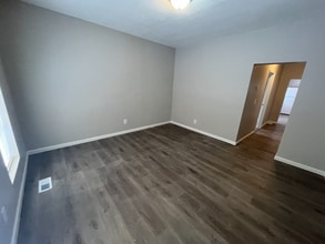 Building Photo - 129 Pratt St