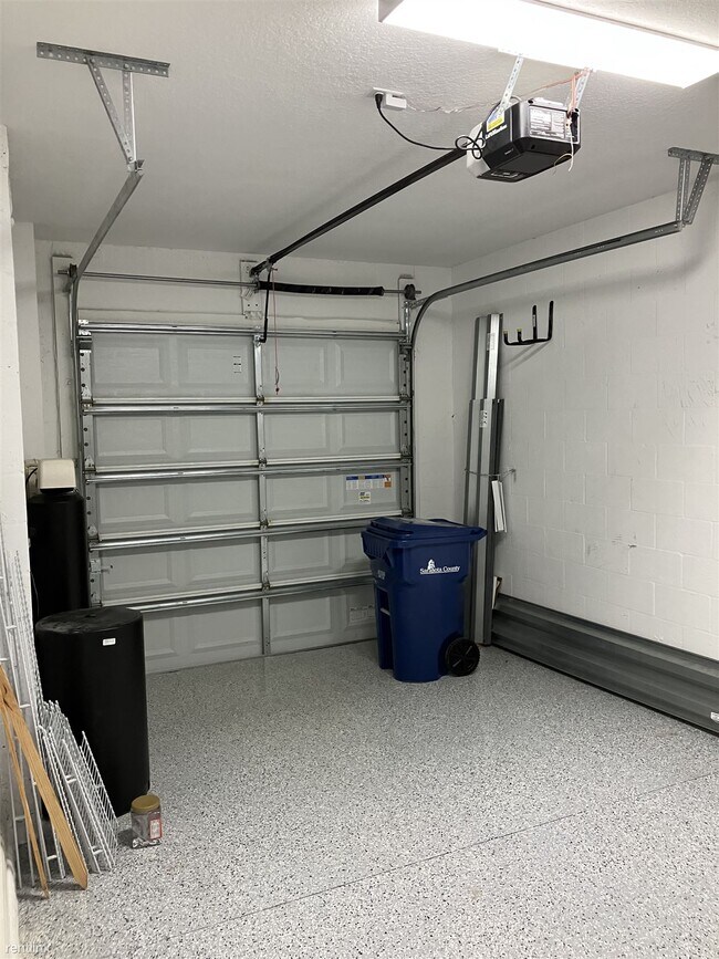 Building Photo - 3 br, 2.5 bath Townhome - 2531 Midnight Pe...