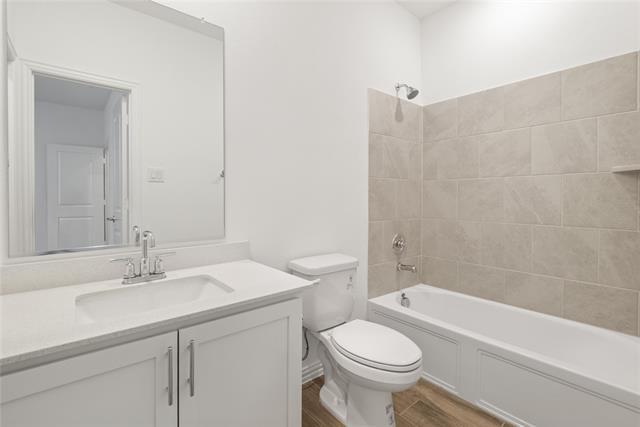 Building Photo - 5135 Bancroft Dr