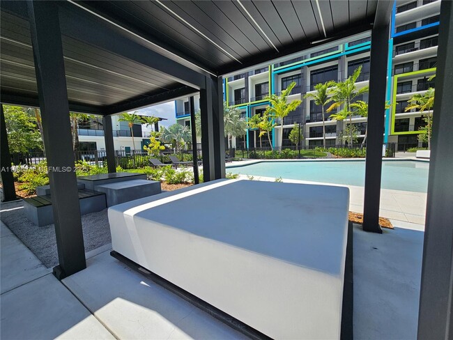 Building Photo - 4400 W Sunrise Blvd