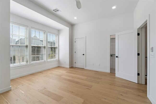 Building Photo - 18821 Selah Wy