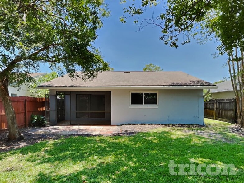 Building Photo - 4442 Sandhurst Dr