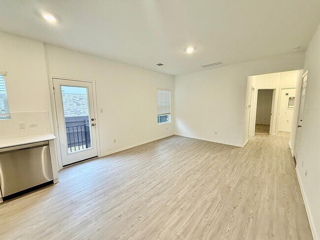 Building Photo - 1724 Four Waters Lp