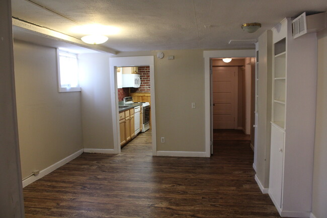 Building Photo - 295