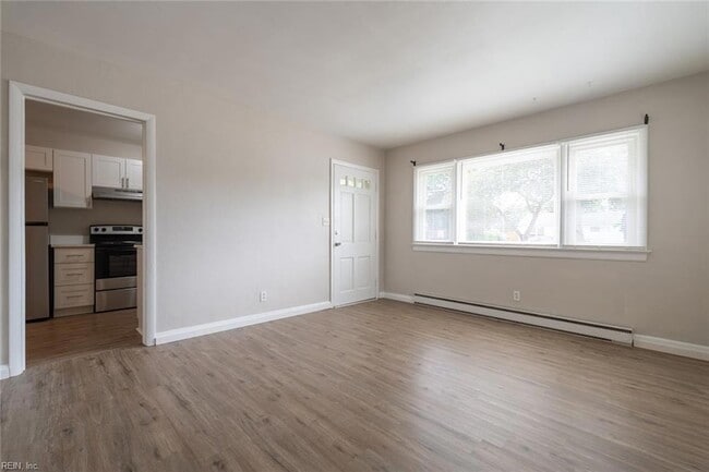 Building Photo - 344 Woodview Ave