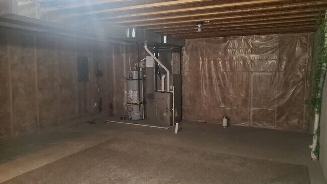 Building Photo - 3 Bed 2.5 Bath Townhome in Bluffdale