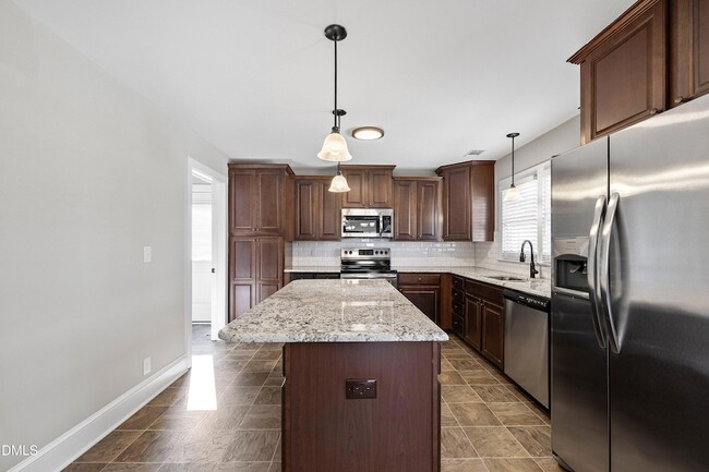 Building Photo - 209 S Walnut St