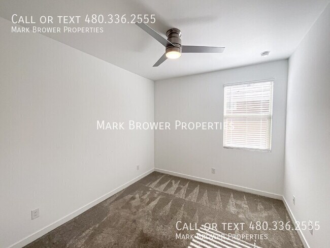 Building Photo - 4119 E Sagebrush St