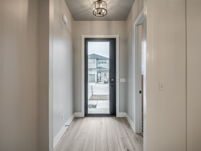 Building Photo - Beautiful New Construction Home in Edmond/Oklahoma City