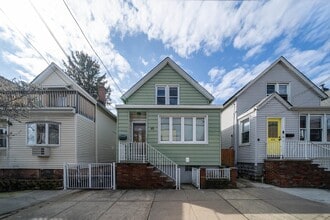 Building Photo - 46 E 16th St