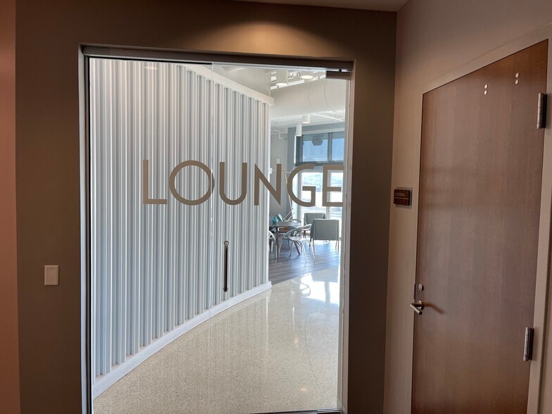 Lounge - 700 12th Ave S