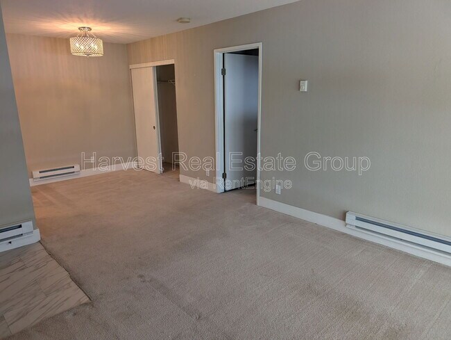 Building Photo - 218 Shoreline Ct