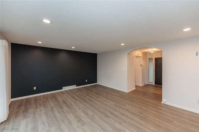 Building Photo - 2500 Deborah Dr