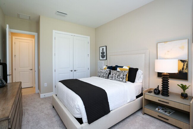 Building Photo - BRAND NEW** STUNNING POOL HOME**PROFESSIONALLY DECORATED**3 BEDS + DEN/ 3 FULL BATHS***ESPLANADE ...