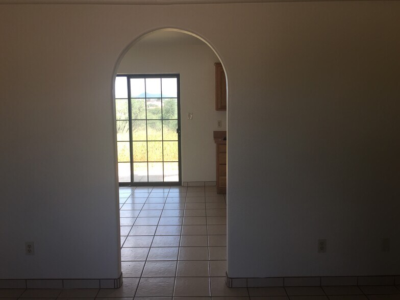 Building Photo - 1141 Calle Carmelita