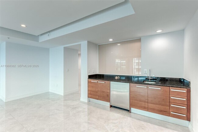 Building Photo - 3535 S Ocean Dr