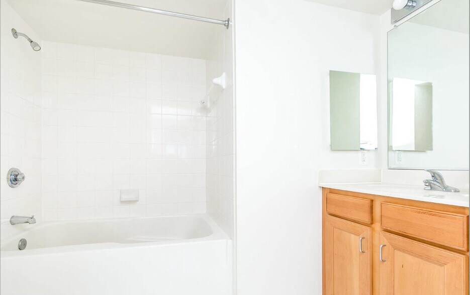 Bathroom - 414 Water St