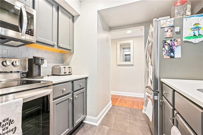 Building Photo - 143 Aberdeen Dr