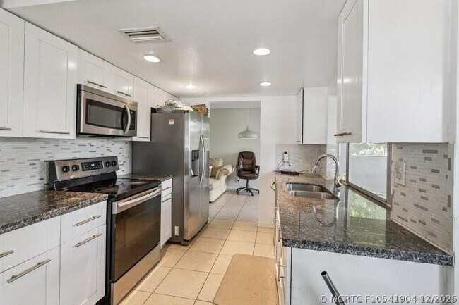 Building Photo - 6708 NW 57th Dr