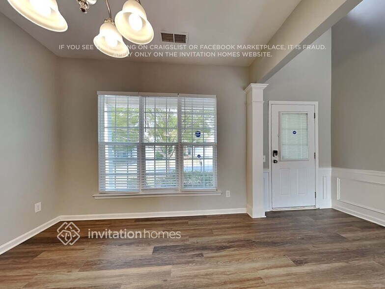 Building Photo - 11027 Holm Oak Pl