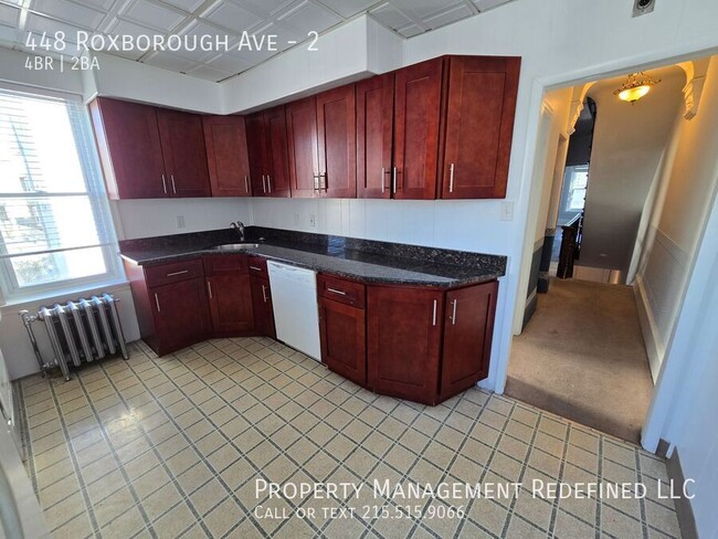 Building Photo - 448 Roxborough Ave