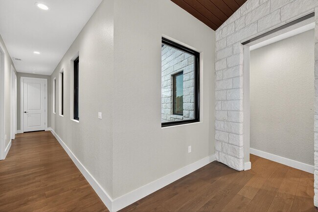 Building Photo - 209 Dalton Cir