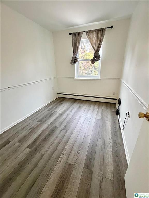 Building Photo - 689 W Brookdale St