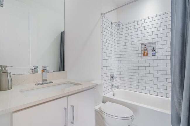 Building Photo - 1659 Duckworth Ave