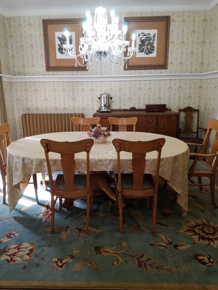 Building Photo - 714 E 17th St